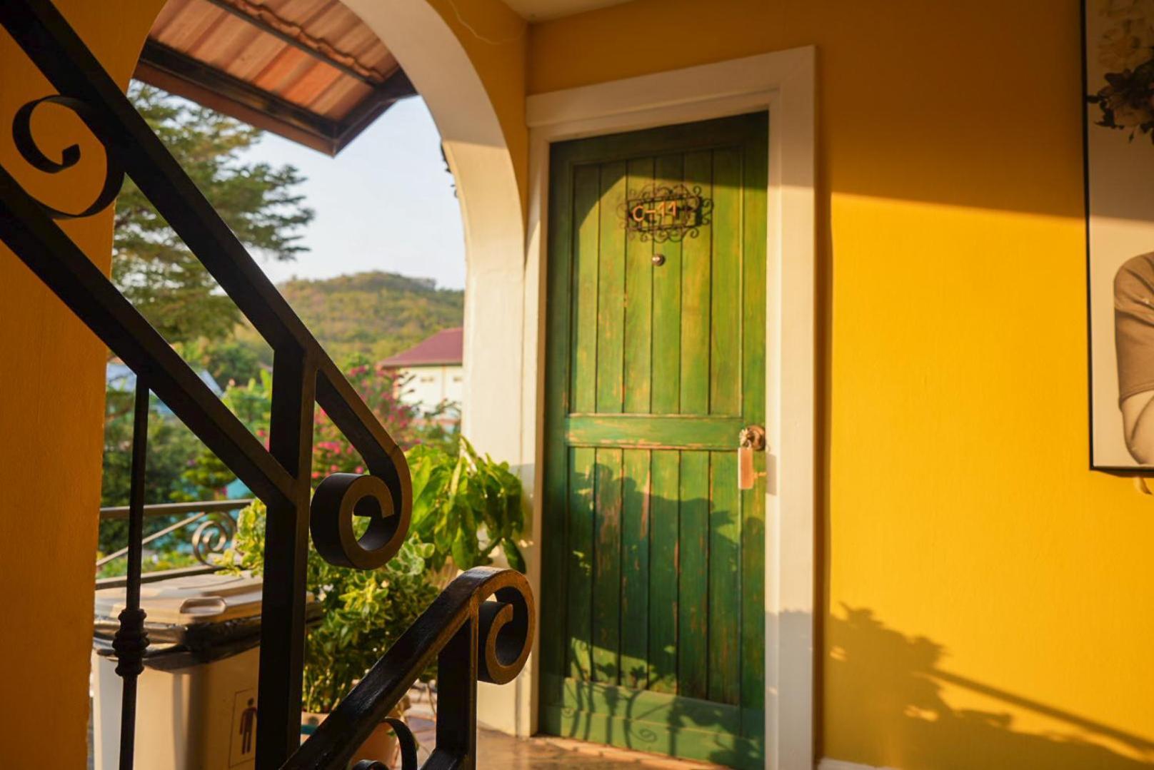 The Castello Resort Ko Lan Luaran gambar